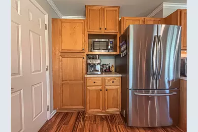 W158N5725  Elmway Dr, Menomonee Falls, WI 53051 - Photo 14