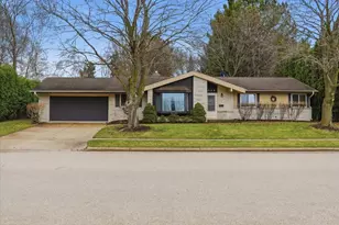 649 Edgewood Dr, Burlington, WI 53105 - Photo 1