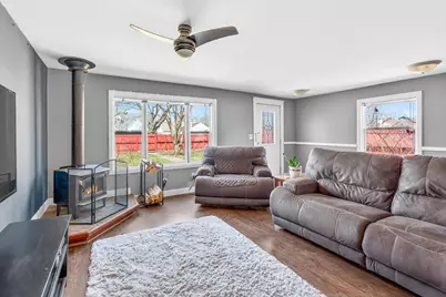 313 W Roberta Ave, Waukesha, WI 53186 - Photo 8