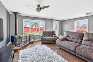 313 W Roberta Ave, Waukesha, WI 53186 - Photo 8