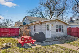 313 W Roberta Ave, Waukesha, WI 53186 - Photo 2