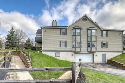 N25W24069  River Park Dr #10, Pewaukee, WI 53072 - Photo 4