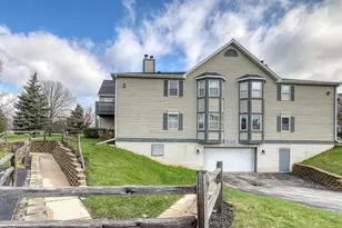 N25W24069 River Park Dr, Pewaukee, WI 53072 - Photo 4