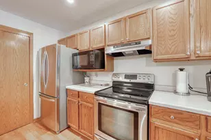 N25W24069 River Park Dr, Pewaukee, WI 53072 - Photo 14