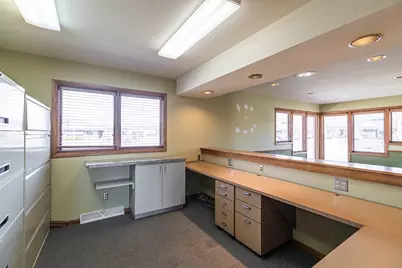 1600  Losey Blvd, La Crosse, WI 54601 - Photo 8