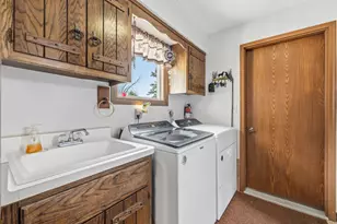 7224 Maple Ln, Hartford, WI 53027 - Photo 14