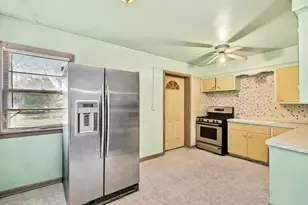 6107 W Leon Terrace, Milwaukee, WI 53218 - Photo 16