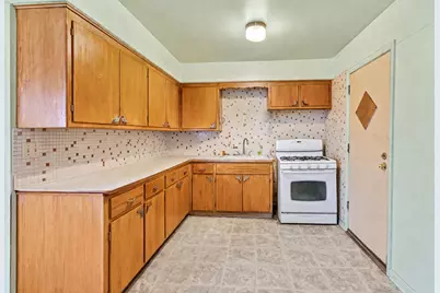 6107 W Leon Ter, Milwaukee, WI 53218 - Photo 10