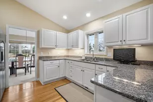 7103 W Mequon Trail Rd, Mequon, WI 53092 - Photo 6