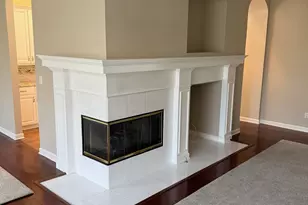 W233N3088 Oakmont Ct, Pewaukee, WI 53072 - Photo 6