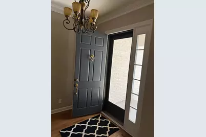 W233N3088  Oakmont Ct, Pewaukee, WI 53072 - Photo 2