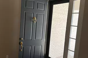 W233N3088 Oakmont Ct, Pewaukee, WI 53072 - Photo 2