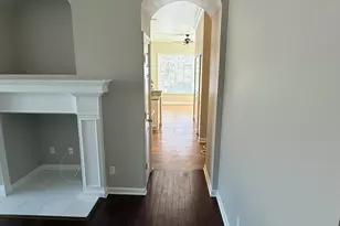 W233N3088 Oakmont Ct, Pewaukee, WI 53072 - Photo 8