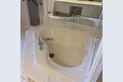 W233N3088  Oakmont Ct, Pewaukee, WI 53072 - Photo 18