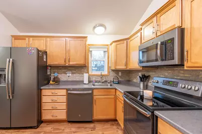 W275S8960  Hidden Lakes Dr, Vernon, WI 53149 - Photo 2