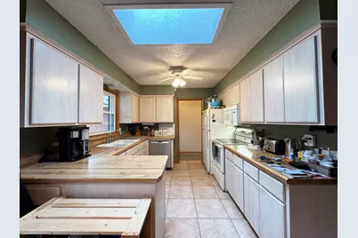 W300S2975  Snowdon Dr, Genesee, WI 53188 - Photo 2