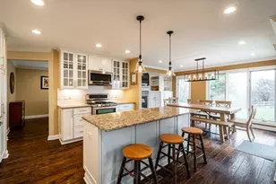 21710 W Ann Louise Ct, New Berlin, WI 53146 - Photo 12