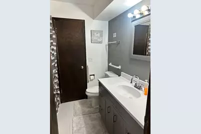 6553 N Bourbon St #6555, Milwaukee, WI 53224 - Photo 18