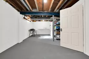 6555 N Bourbon St, Milwaukee, WI 53224 - Photo 40