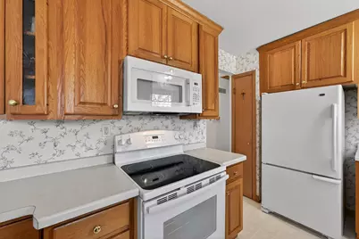 19030  Brookdale Dr, Brookfield, WI 53045 - Photo 8