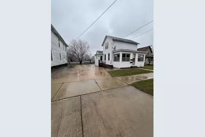 805  Hollister Ave, Tomah, WI 54660 - Photo 1