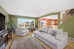 264 Deer Path Dr, Genoa City, WI 53128 - Photo 6