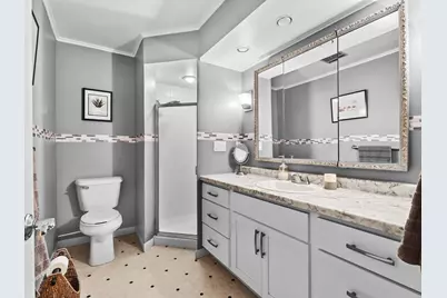 1616  Ahrens St, Manitowoc, WI 54220 - Photo 8