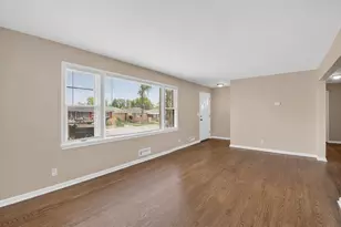 2303 Lawn St, Racine, WI 53404 - Photo 4