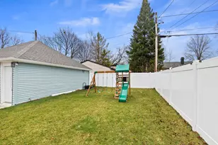 3300 S 66th St, Milwaukee, WI 53219 - Photo 32