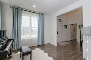 W241N5660 Maple Grove Ln, Sussex, WI 53089 - Photo 12