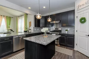 W241N5660 Maple Grove Ln, Sussex, WI 53089 - Photo 4
