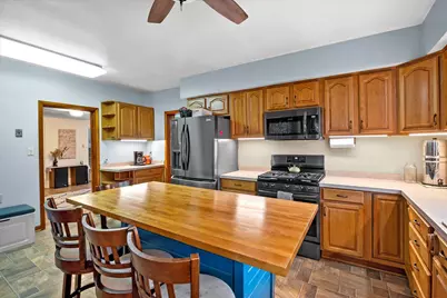 10806 W Freistadt Rd, Mequon, WI 53097 - Photo 4