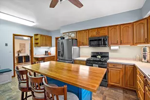 10806 W Freistadt Rd, Mequon, WI 53097 - Photo 4