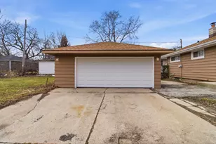 10325 W Silver Spring Dr, Milwaukee, WI 53225 - Photo 24