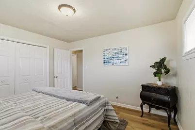 10325 W Silver Spring Dr, Milwaukee, WI 53225 - Photo 20