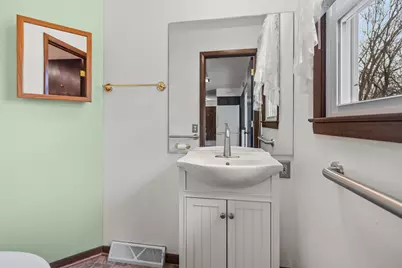 301 W Westlawn Ave, Elkhorn, WI 53121 - Photo 10