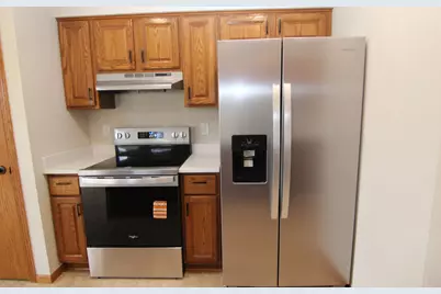 702  Oakwood Ln, Watertown, WI 53094 - Photo 20
