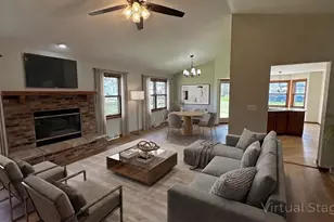 702 Oakwood Ln, Watertown, WI 53094 - Photo 2