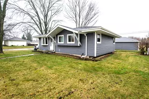 1707 Wind Dale Dr, Racine, WI 53402 - Photo 2