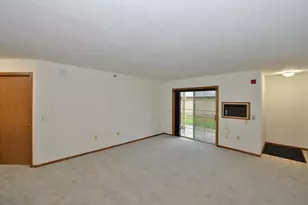 3650 E Barbara Ct, Oak Creek, WI 53154 - Photo 4