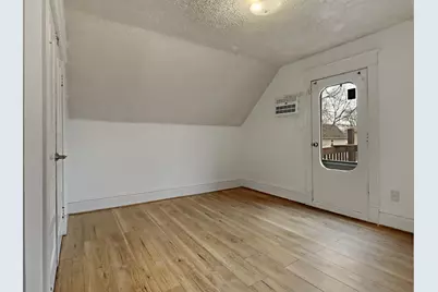 937  Grove Ave, Racine, WI 53405 - Photo 8