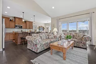 17955 Ashlea Dr, Brookfield, WI 53045 - Photo 8