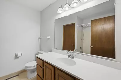 2017  Woodburn Rd #B, Waukesha, WI 53188 - Photo 22