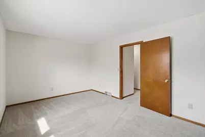 2017  Woodburn Rd #B, Waukesha, WI 53188 - Photo 28