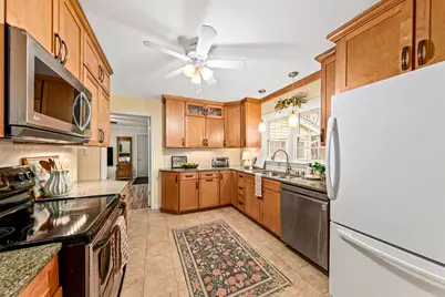 1970 N 166th St, Brookfield, WI 53005 - Photo 12