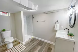 7004 W Arthur Ave, West Allis, WI 53219 - Photo 20