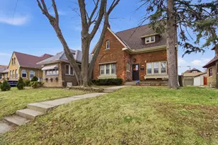 4169 N 14th St, Milwaukee, WI 53209 - Photo 2