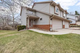 512 Frederick Ct, Oconomowoc, WI 53066 - Photo 6