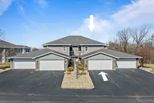 218 Potter Rd, Elkhorn, WI 53121 - Photo 6