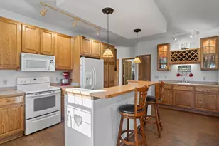 218 Potter Rd, Elkhorn, WI 53121 - Photo 12